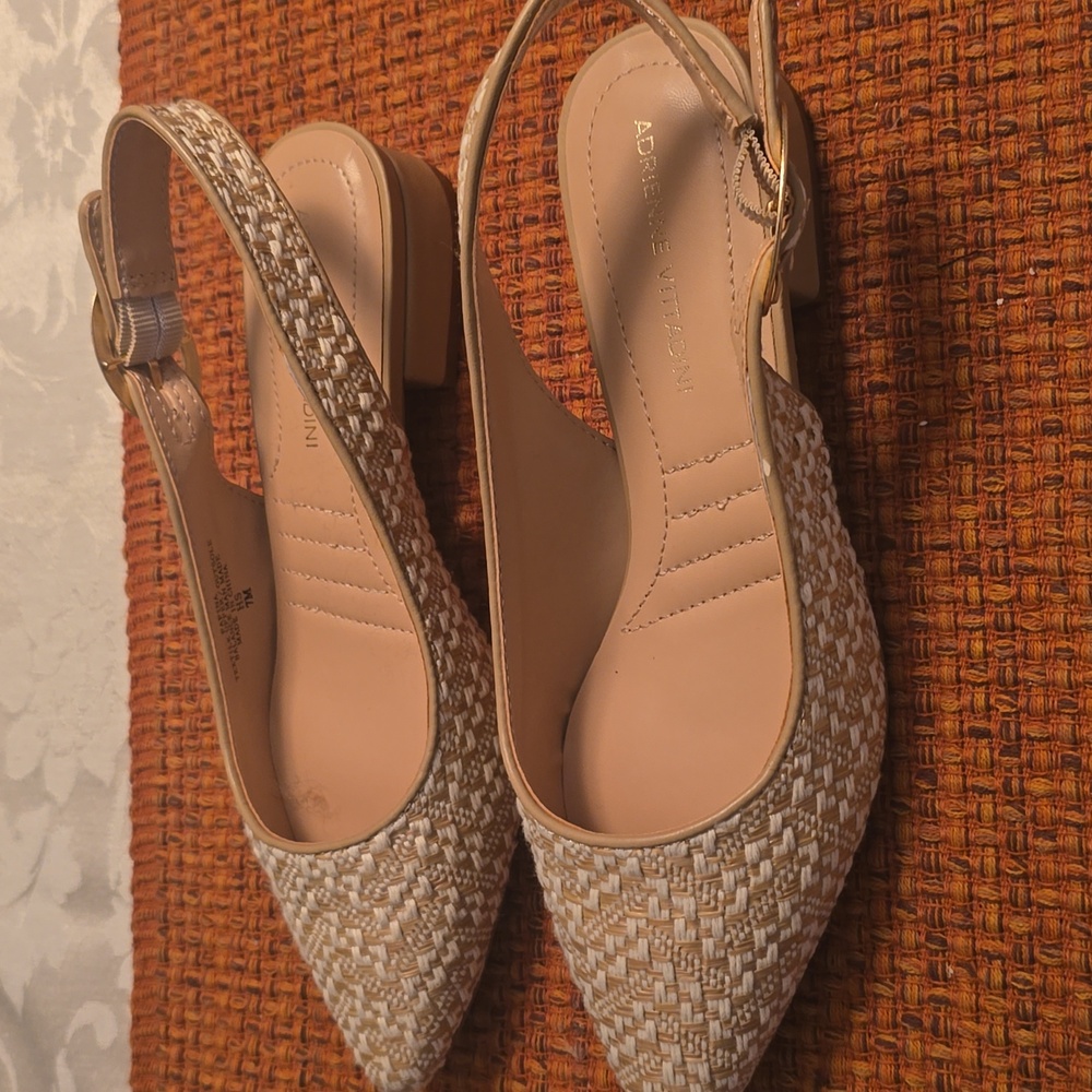ADRIENNE VITTADINI BRAND WOMEN'S CREAM/TAN COLOR LOW HEEL DRESSY SHOE SIZE 9 - Picture 6 of 16